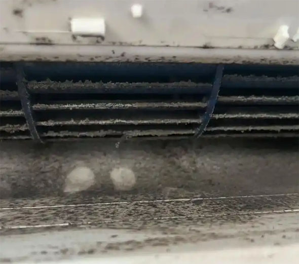 多伦空调吹的风有股烧焦味是怎么回事